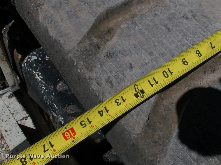 image for item DK9725 2001 Cedarapids CR361R paver