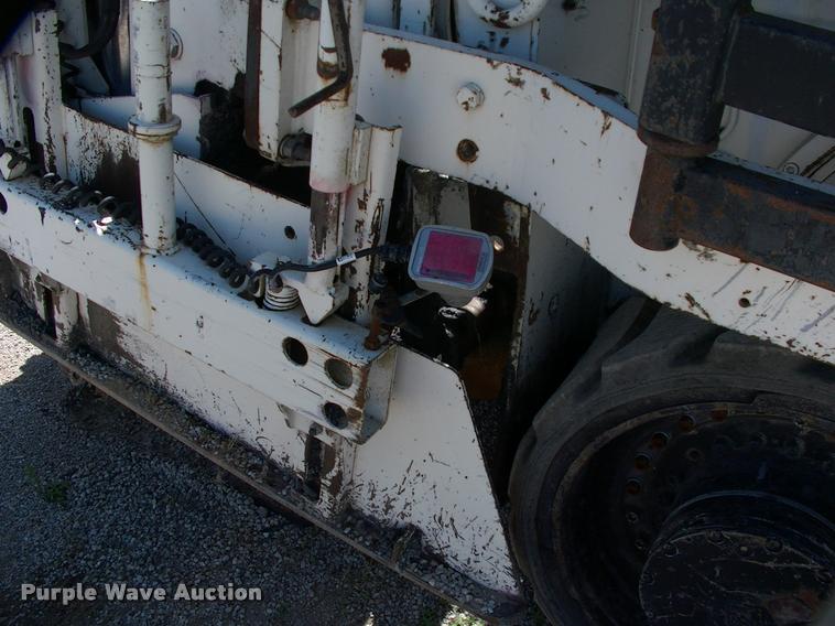 image for item DK9725 2001 Cedarapids CR361R paver