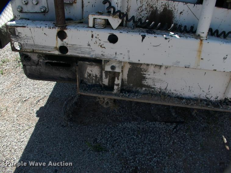 image for item DK9725 2001 Cedarapids CR361R paver