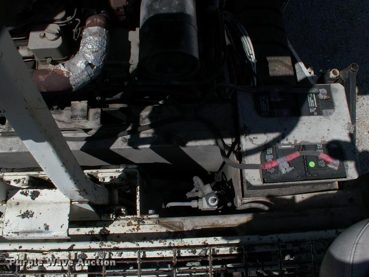 image for item DK9725 2001 Cedarapids CR361R paver