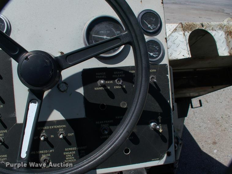 image for item DK9725 2001 Cedarapids CR361R paver