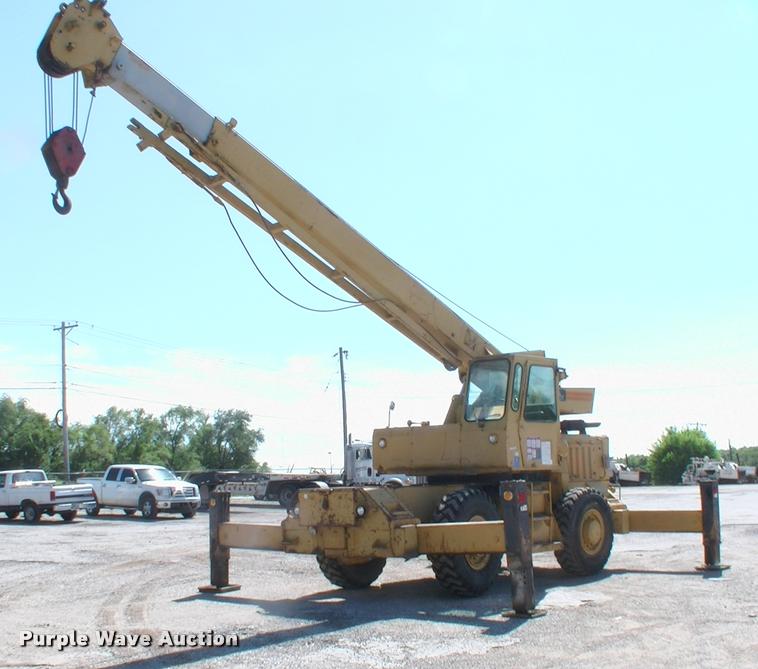 image for item DK9727 1977 Grove RT620S crane