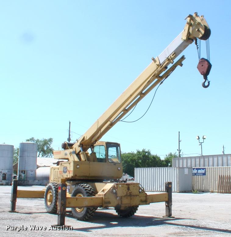 image for item DK9727 1977 Grove RT620S crane