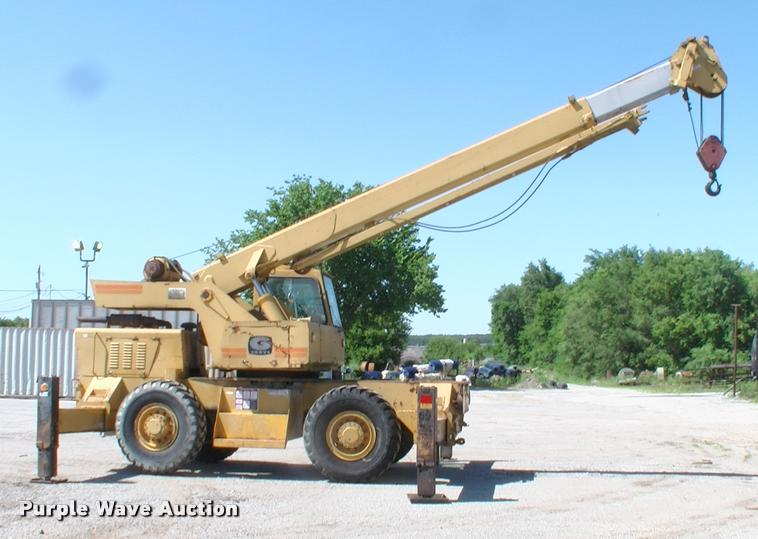 image for item DK9727 1977 Grove RT620S crane