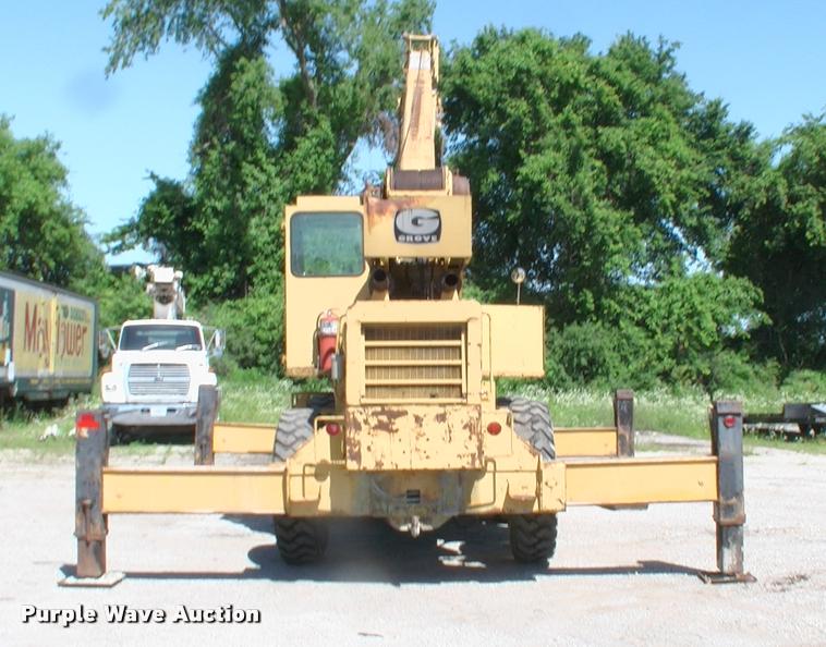 image for item DK9727 1977 Grove RT620S crane