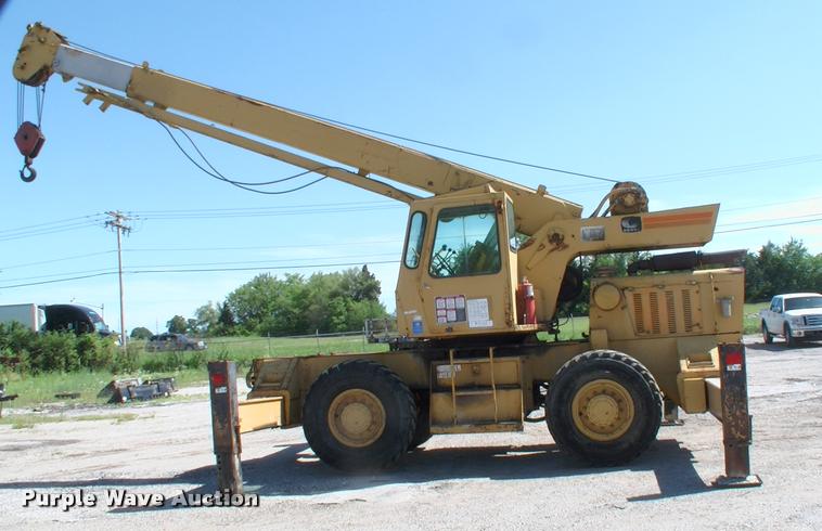 image for item DK9727 1977 Grove RT620S crane
