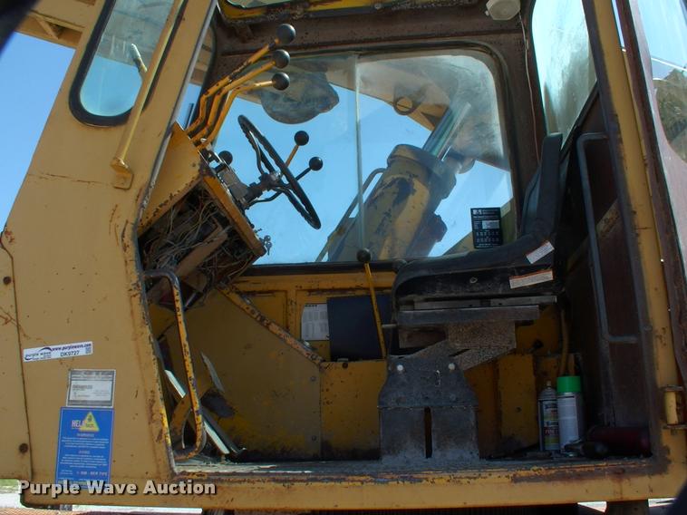 image for item DK9727 1977 Grove RT620S crane