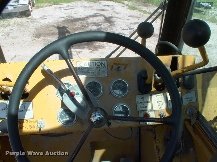 image for item DK9727 1977 Grove RT620S crane