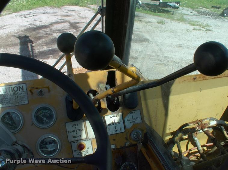 image for item DK9727 1977 Grove RT620S crane