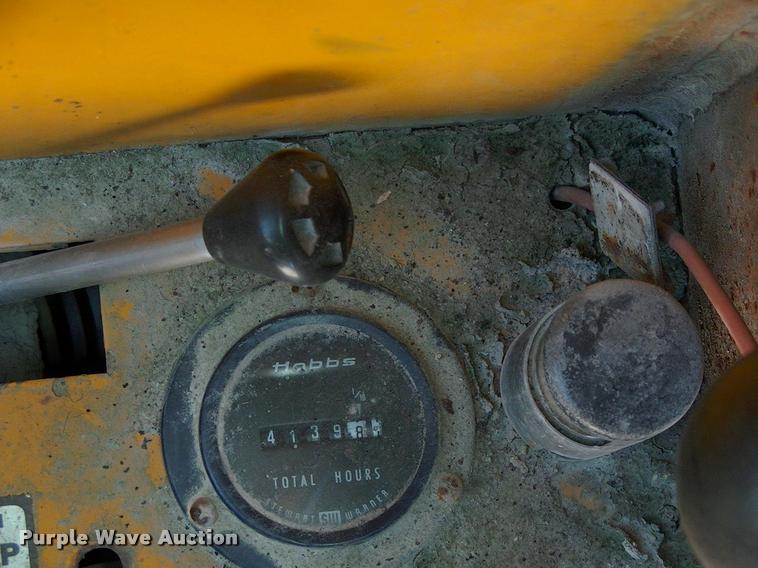 image for item DK9727 1977 Grove RT620S crane