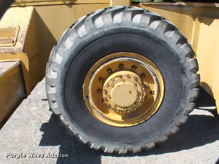 image for item DK9727 1977 Grove RT620S crane