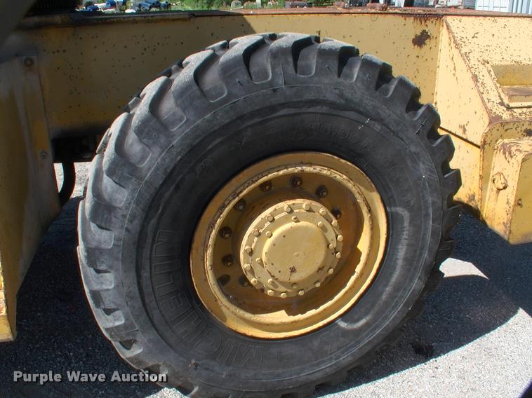 image for item DK9727 1977 Grove RT620S crane