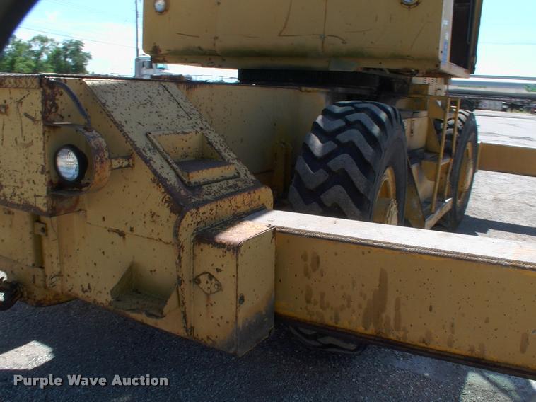 image for item DK9727 1977 Grove RT620S crane