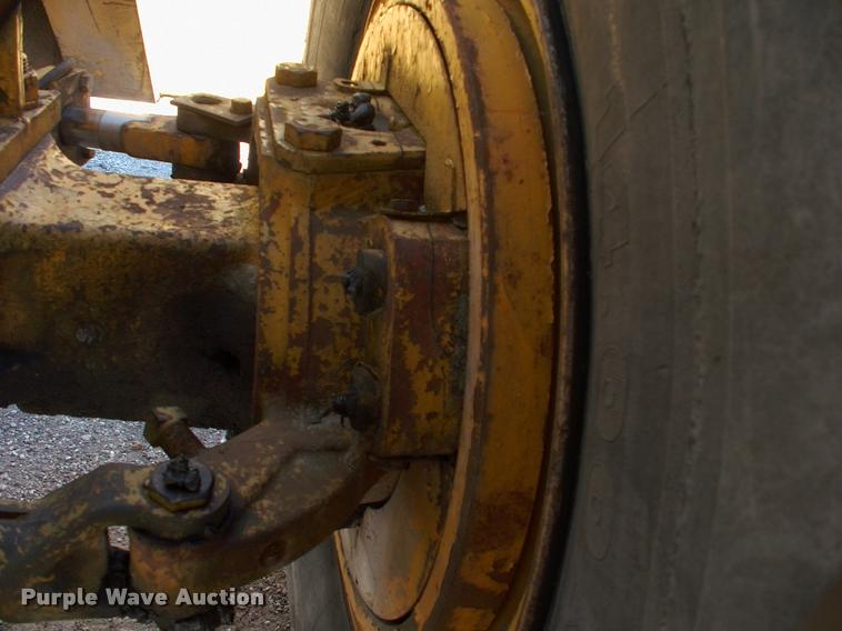 image for item DK9727 1977 Grove RT620S crane