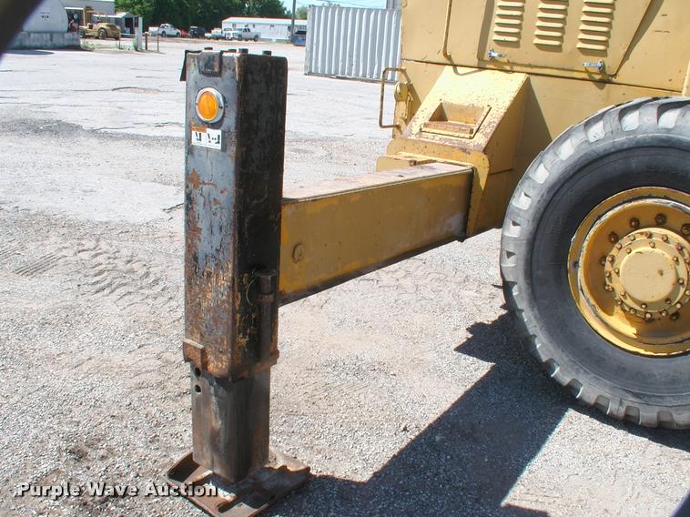 image for item DK9727 1977 Grove RT620S crane