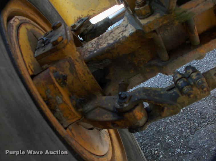 image for item DK9727 1977 Grove RT620S crane