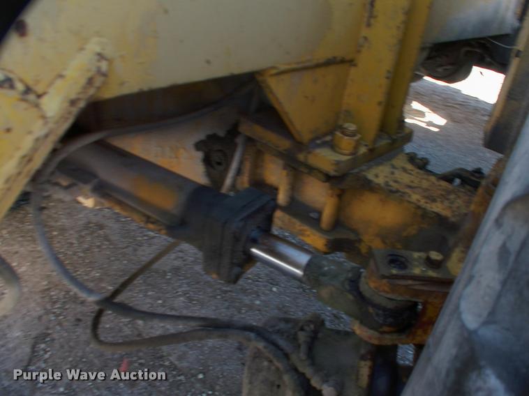image for item DK9727 1977 Grove RT620S crane