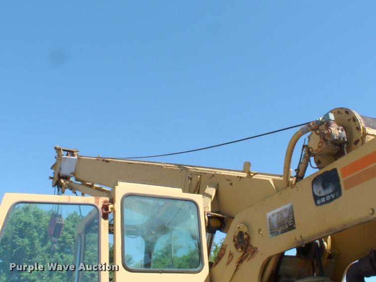 image for item DK9727 1977 Grove RT620S crane