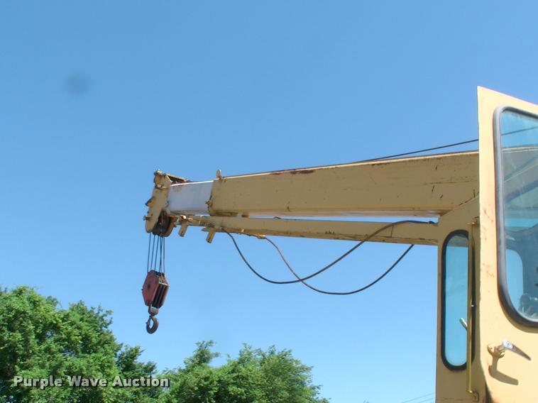 image for item DK9727 1977 Grove RT620S crane