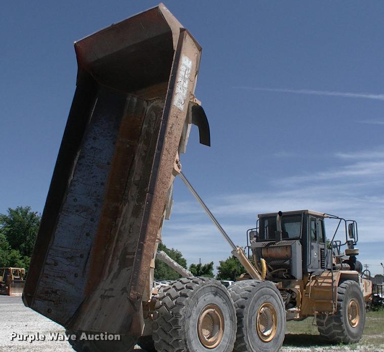 image for item DK9729 2000 John Deere 400C articulated haul truck