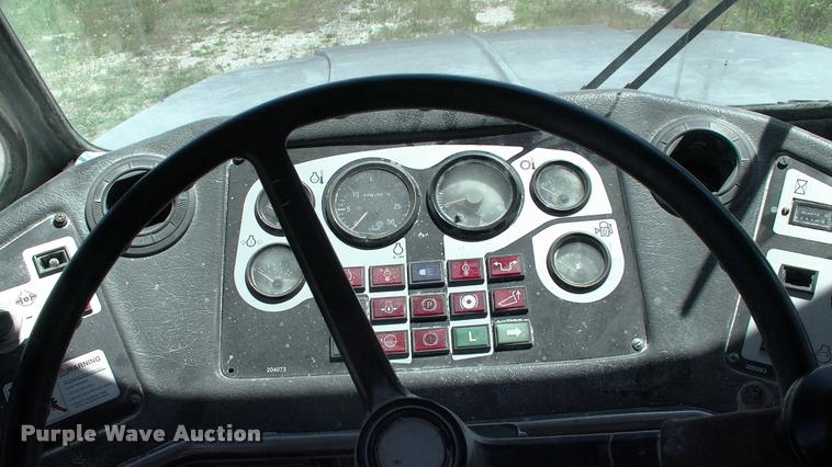 image for item DK9729 2000 John Deere 400C articulated haul truck