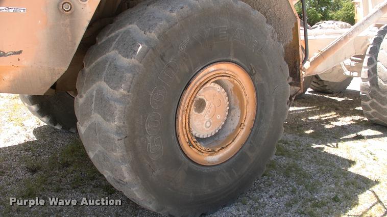 image for item DK9729 2000 John Deere 400C articulated haul truck