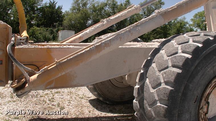 image for item DK9729 2000 John Deere 400C articulated haul truck