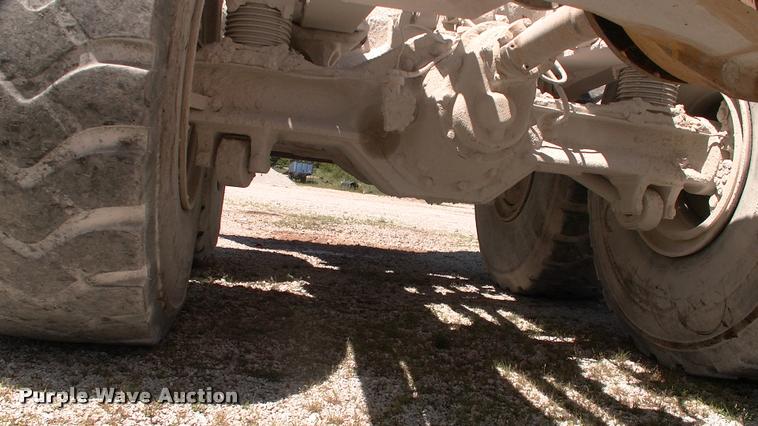 image for item DK9729 2000 John Deere 400C articulated haul truck