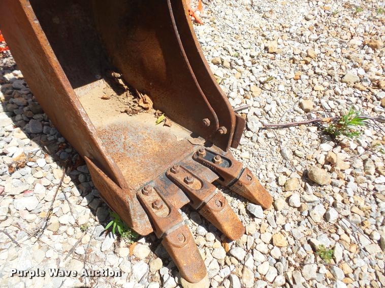 image for item DL9561 Bobcat mini excavator bucket