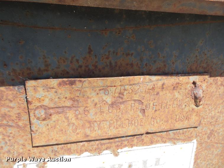 image for item DL9562 Bobcat skid steer bucket