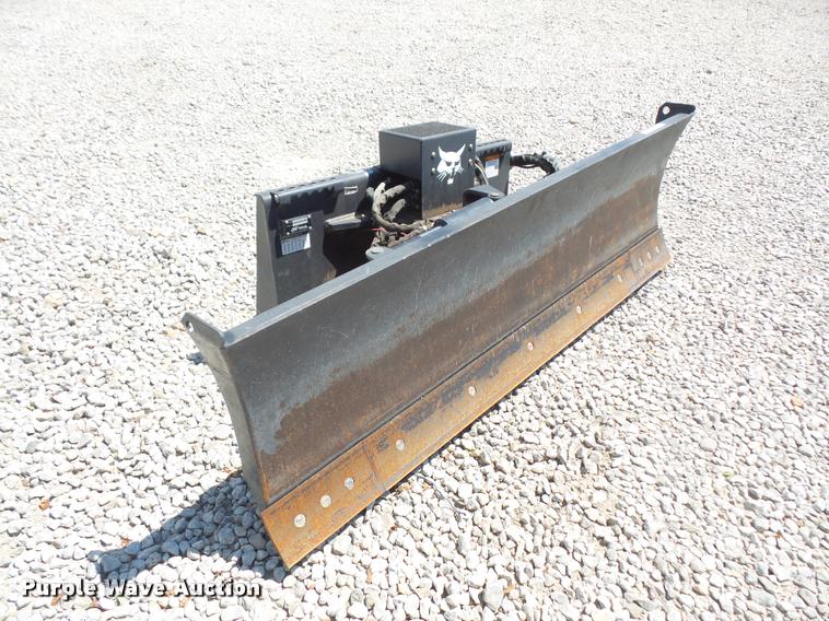 image for item DL9566 Bobcat dozer blade