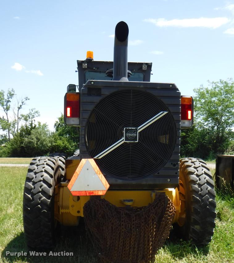 image for item J5681 2005 Volvo G720B motor grader