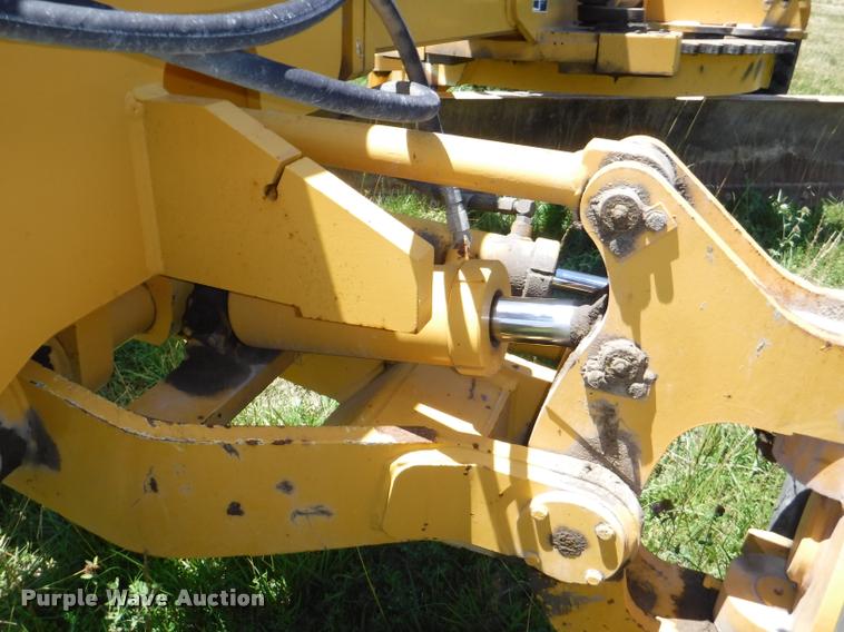 image for item J5681 2005 Volvo G720B motor grader