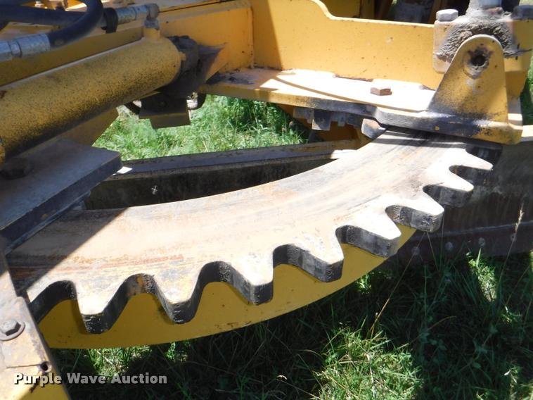 image for item J5681 2005 Volvo G720B motor grader