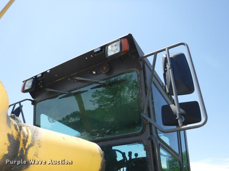 image for item J5681 2005 Volvo G720B motor grader