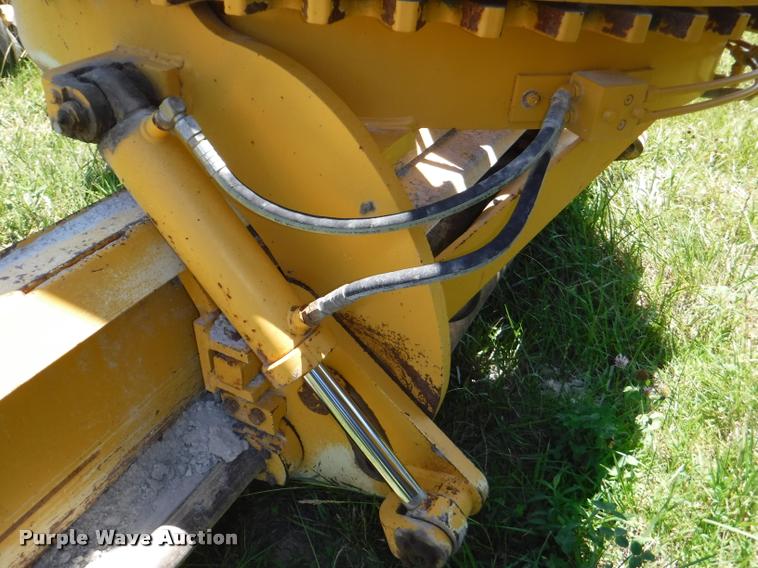 image for item J5681 2005 Volvo G720B motor grader