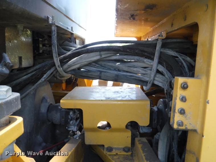 image for item J5681 2005 Volvo G720B motor grader