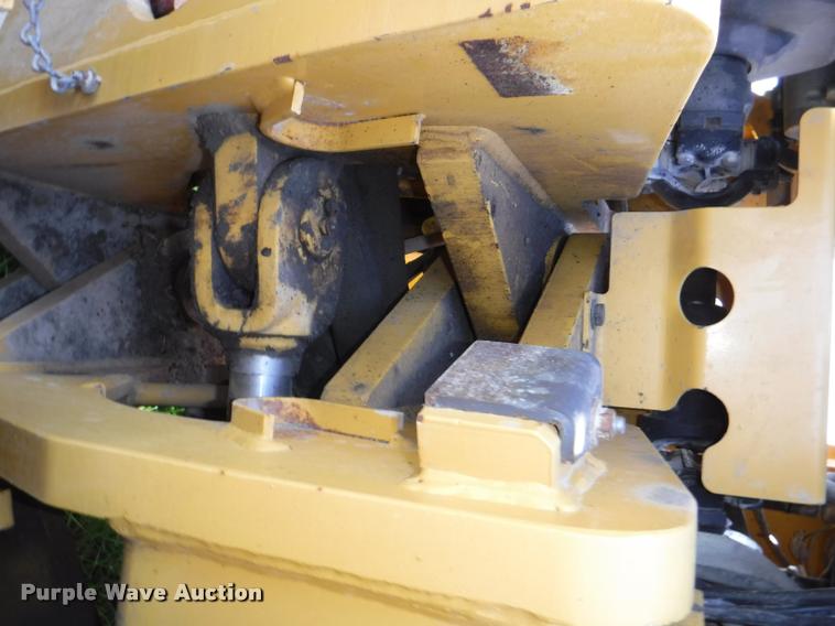 image for item J5681 2005 Volvo G720B motor grader