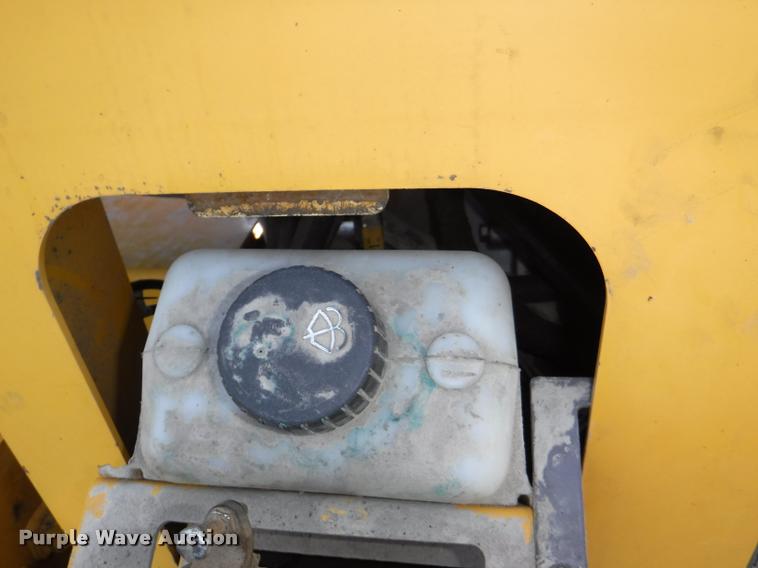 image for item J5681 2005 Volvo G720B motor grader