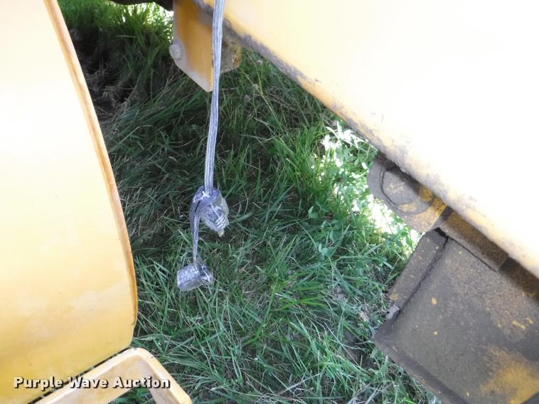 image for item J5681 2005 Volvo G720B motor grader