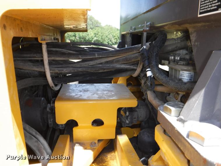 image for item J5681 2005 Volvo G720B motor grader