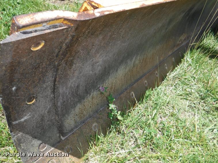 image for item J5681 2005 Volvo G720B motor grader