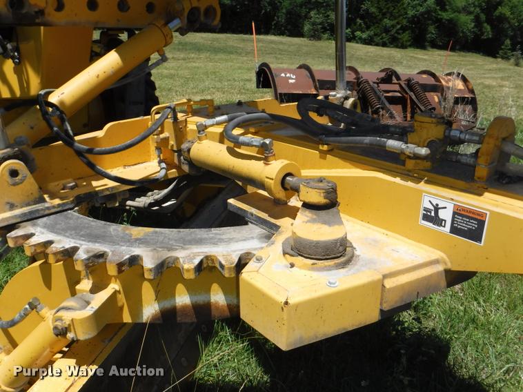 image for item J5681 2005 Volvo G720B motor grader