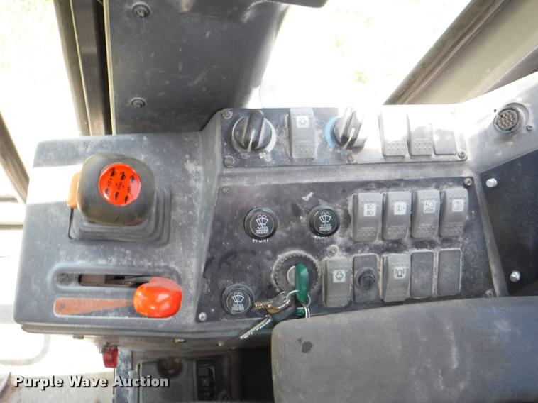 image for item J5681 2005 Volvo G720B motor grader