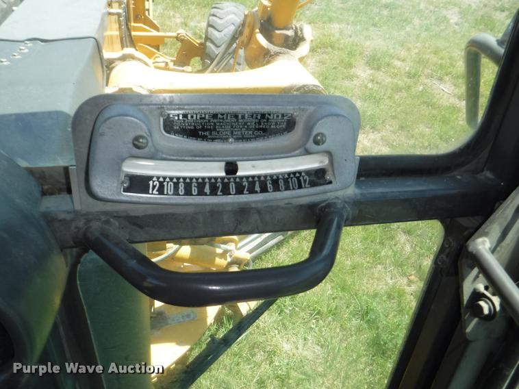 image for item J5681 2005 Volvo G720B motor grader