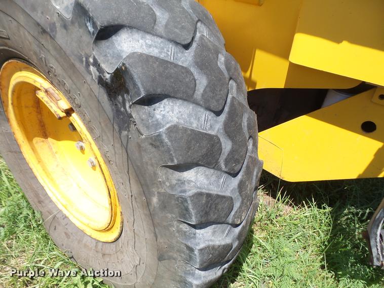 image for item J5681 2005 Volvo G720B motor grader