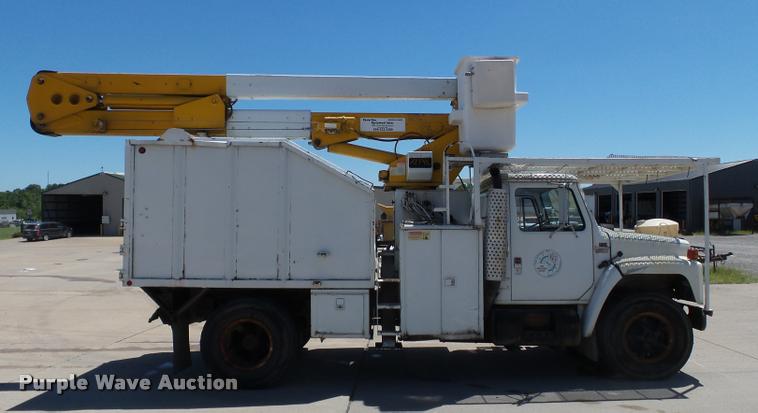 image for item K3265 1986 International 1754 bucket truck