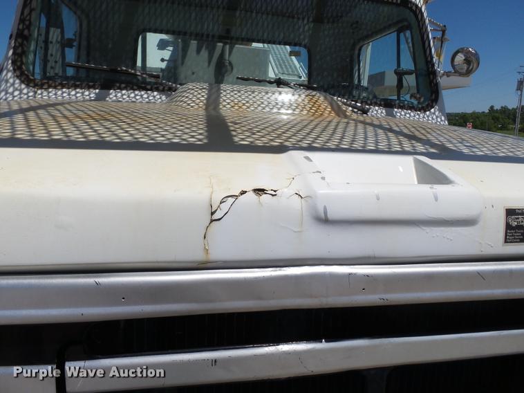 image for item K3265 1986 International 1754 bucket truck