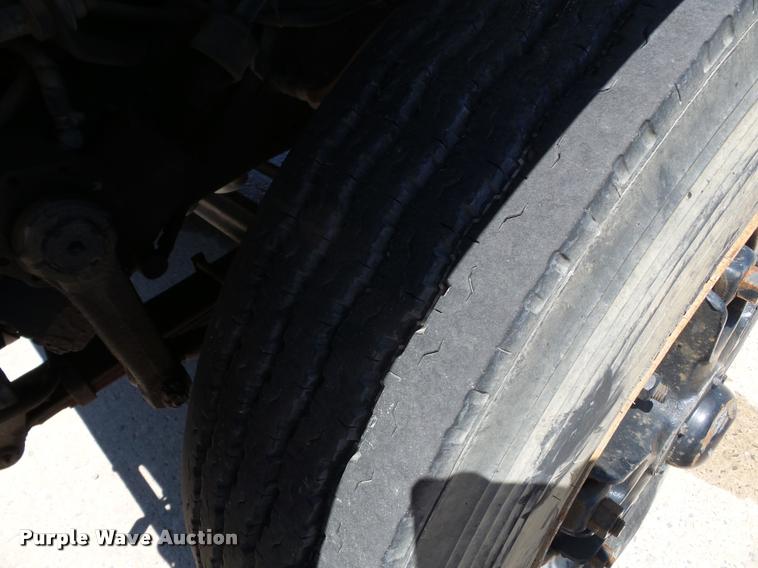 image for item K3265 1986 International 1754 bucket truck