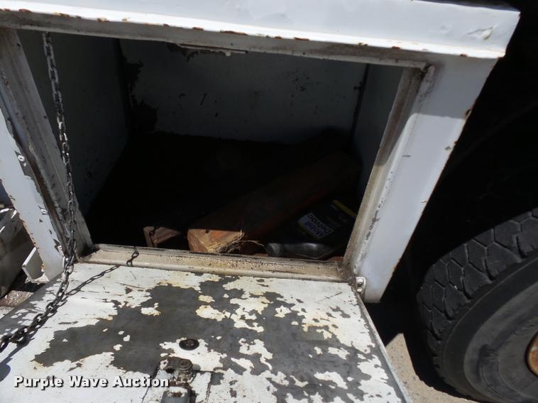 image for item K3265 1986 International 1754 bucket truck